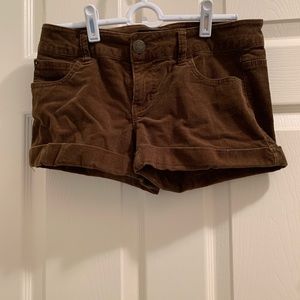 Brown corduroy shorts (juniors).